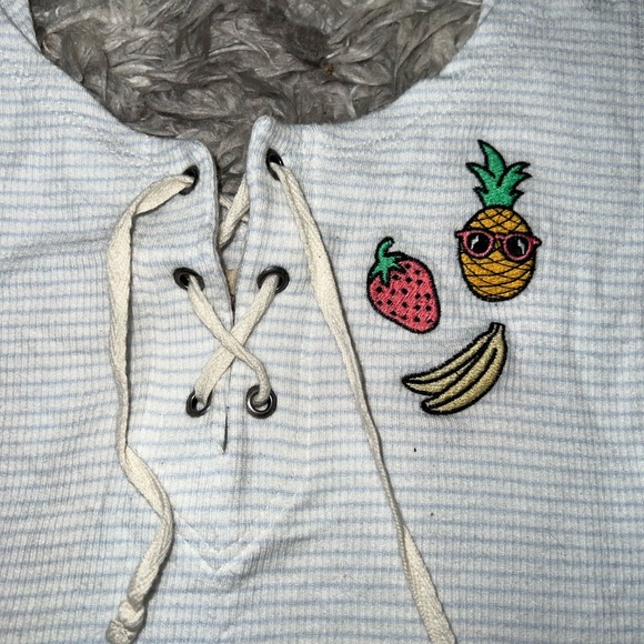 Hollister fruit tank - Picture 2 of 4